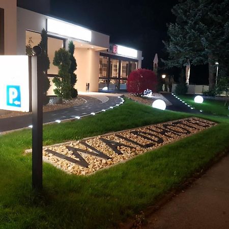 Waldhotel Sindelfingen Am Eichholz Buitenkant foto