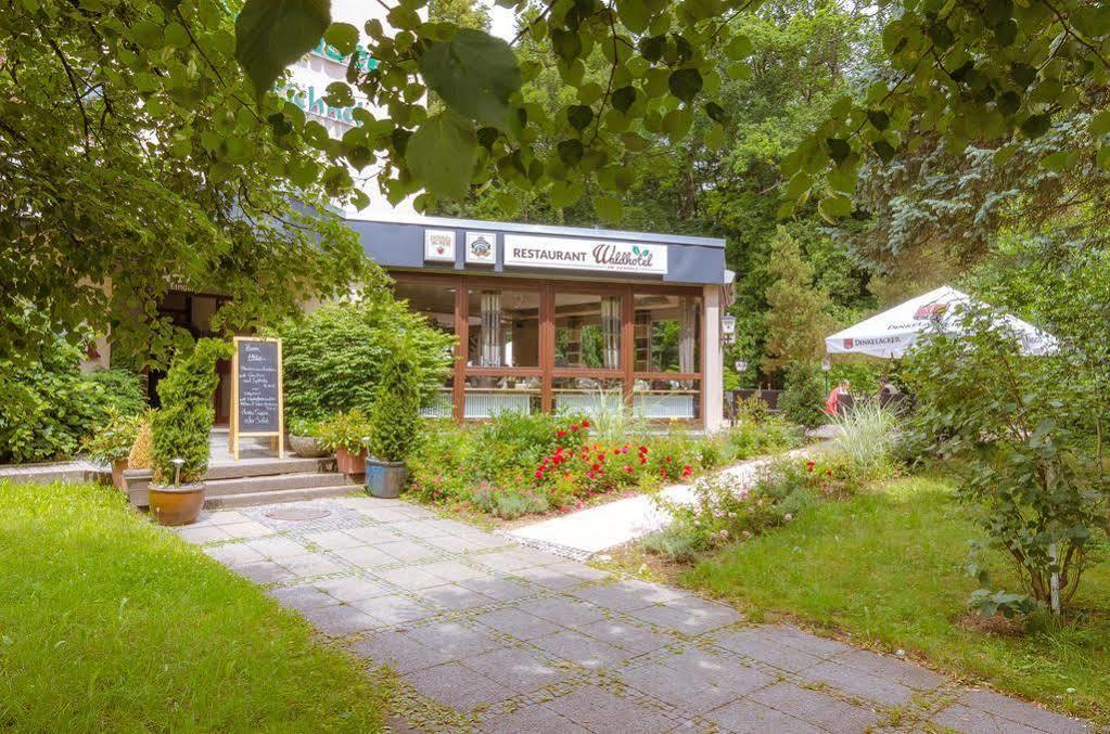 Waldhotel Sindelfingen Am Eichholz Buitenkant foto
