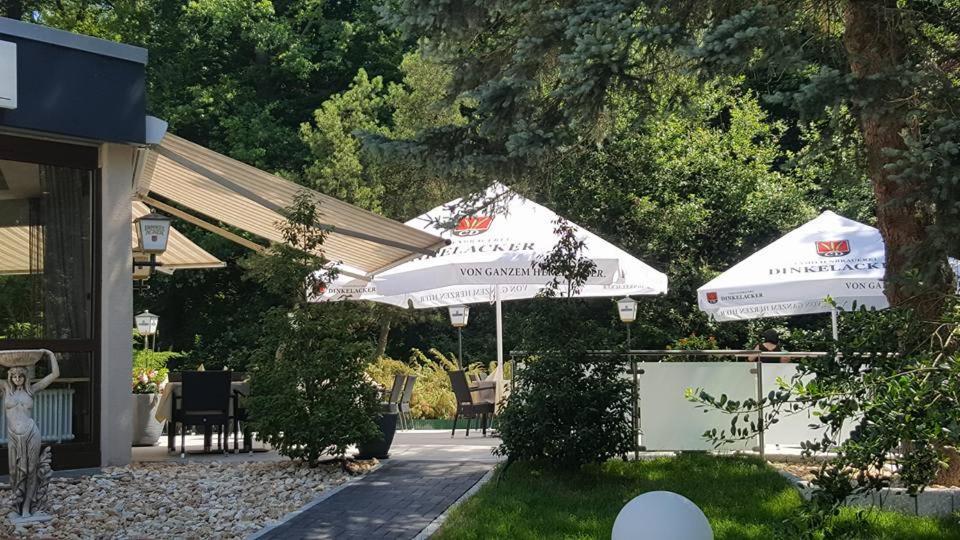 Waldhotel Sindelfingen Am Eichholz Buitenkant foto