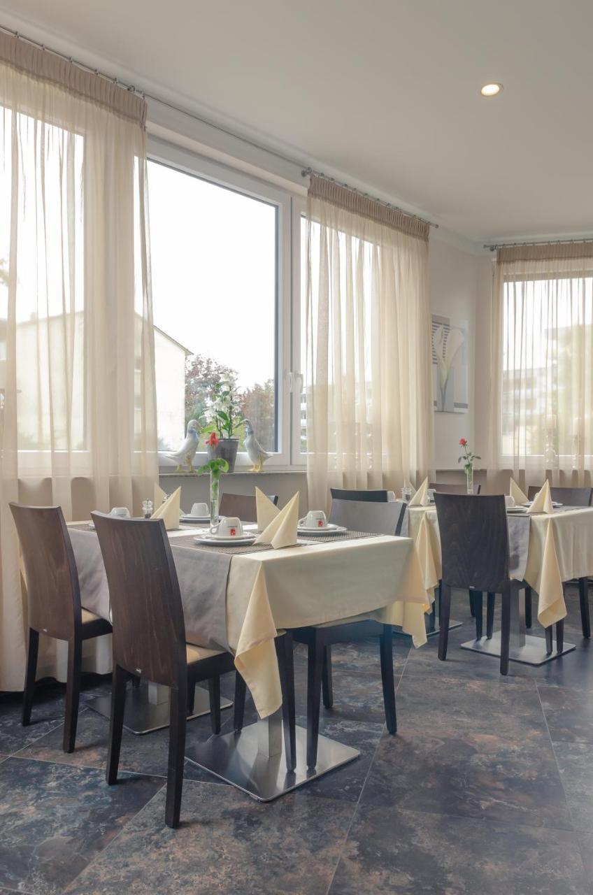 Waldhotel Sindelfingen Am Eichholz Buitenkant foto