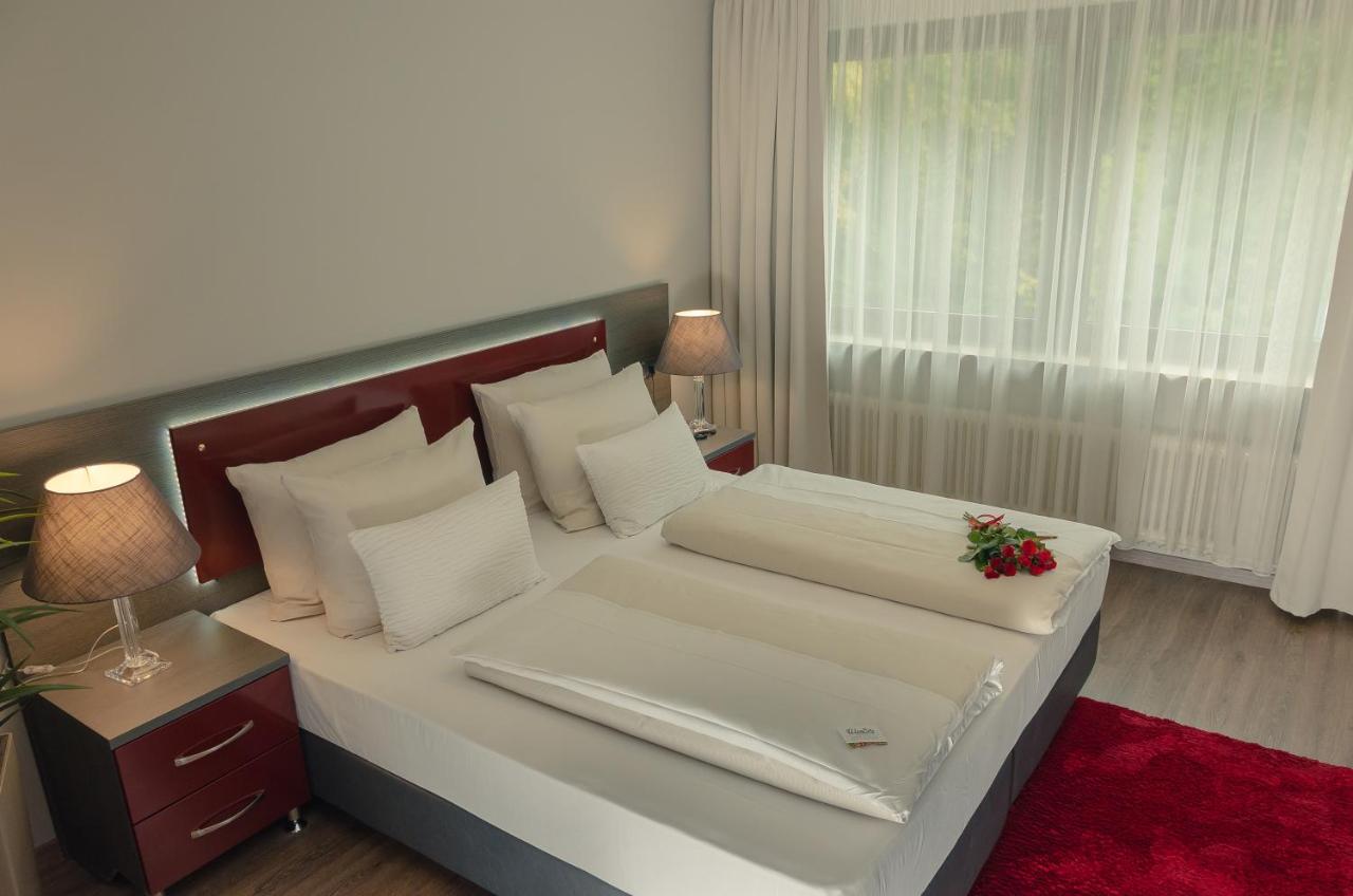 Waldhotel Sindelfingen Am Eichholz Buitenkant foto
