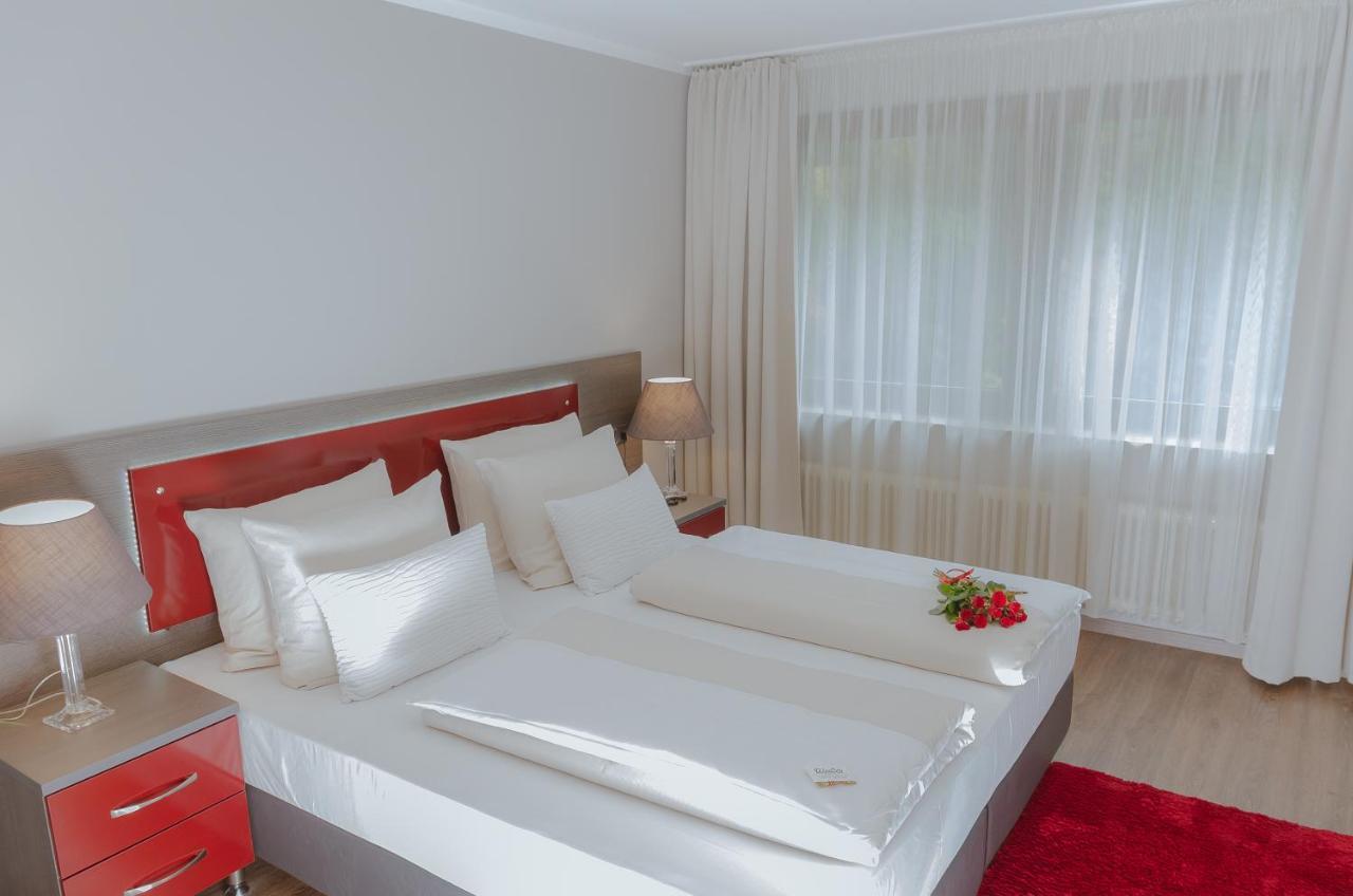 Waldhotel Sindelfingen Am Eichholz Buitenkant foto