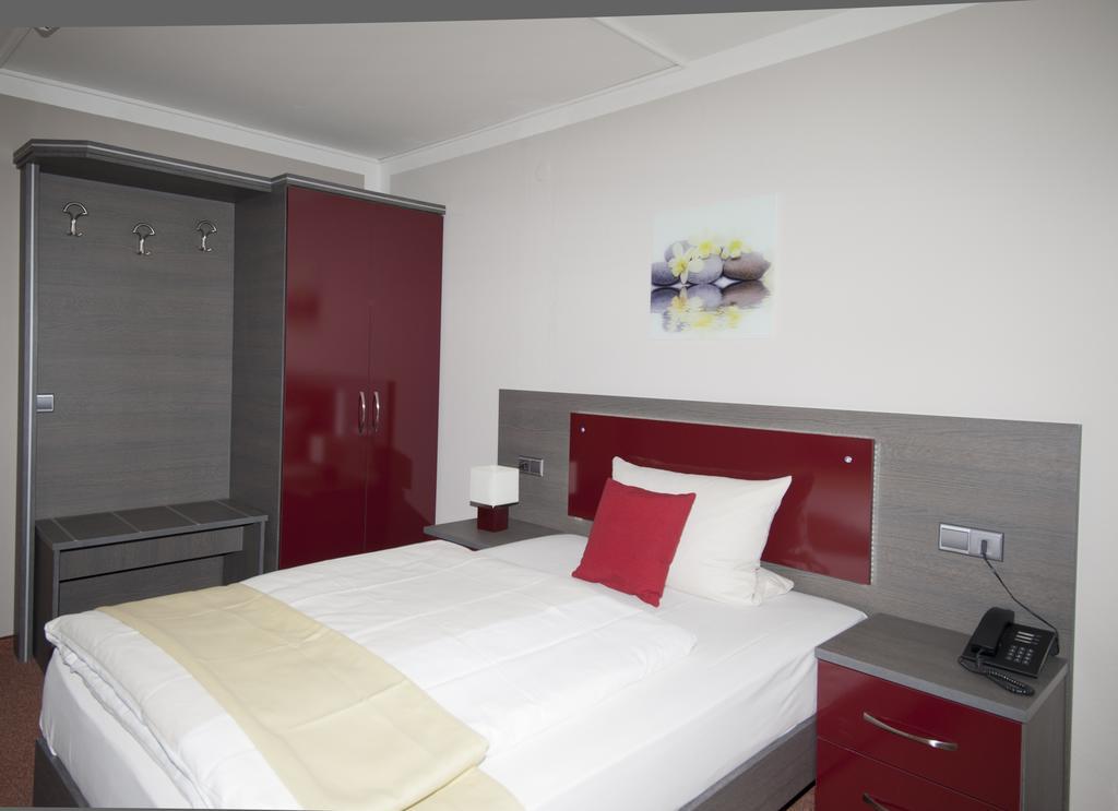 Waldhotel Sindelfingen Am Eichholz Kamer foto